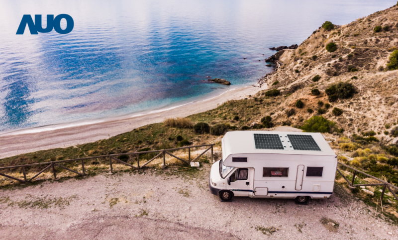 「可撓輕量化太陽光電板SunCurva」使用輕量特殊耐候型複合板取代傳統太陽能板的玻璃前板，不僅降低70%重量，每米平方僅3Kg；具有抗衝擊性能及通過電磁相容性測試，可應用於交通運輸工具，如露營車、遊艇等